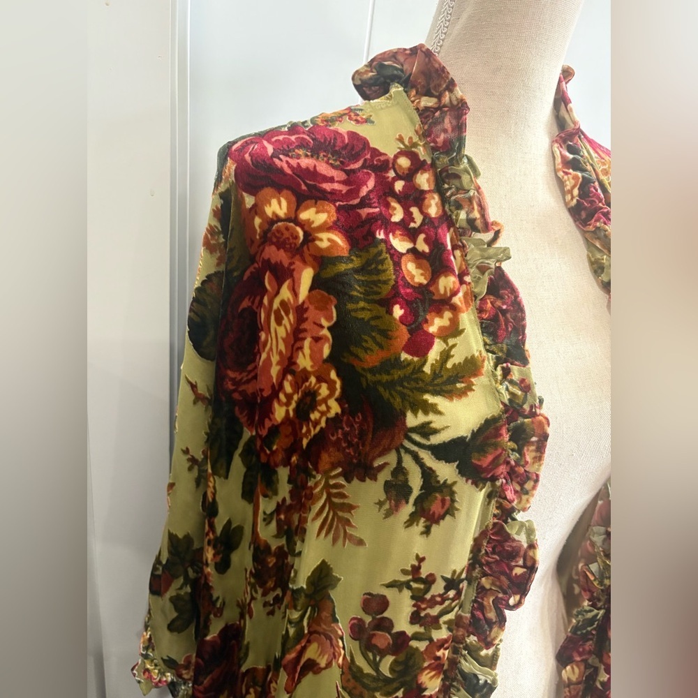 NWT Vintage Floral Velvet Kimono with Ruffle Trim - Picture 3 of 4